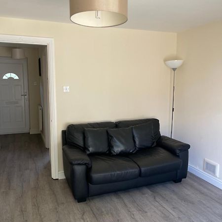 House Number 4 Sleeps Up To 4 With Smart Tvs In Every Room Wellington  Eksteriør billede