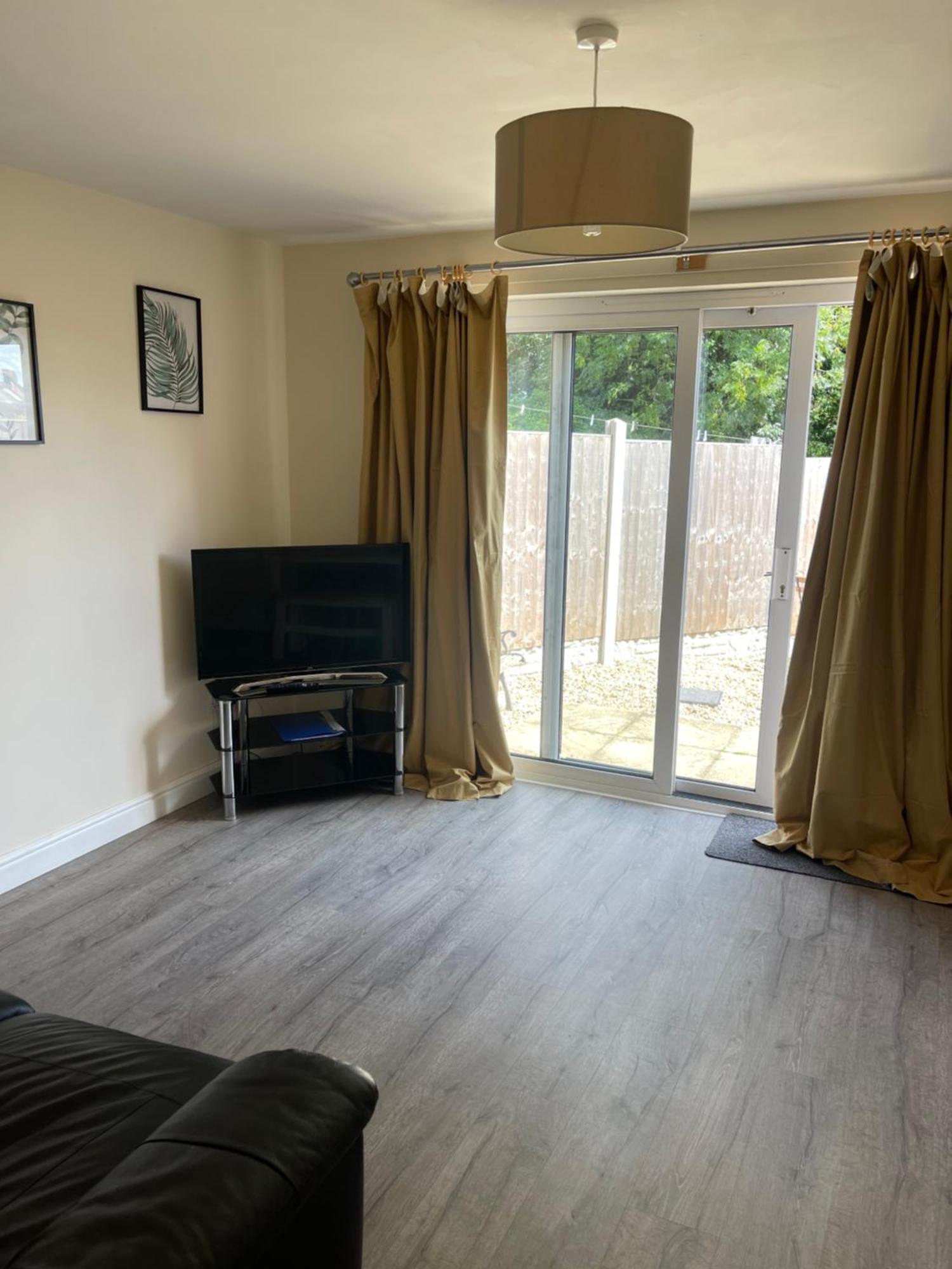 House Number 4 Sleeps Up To 4 With Smart Tvs In Every Room Wellington  Eksteriør billede