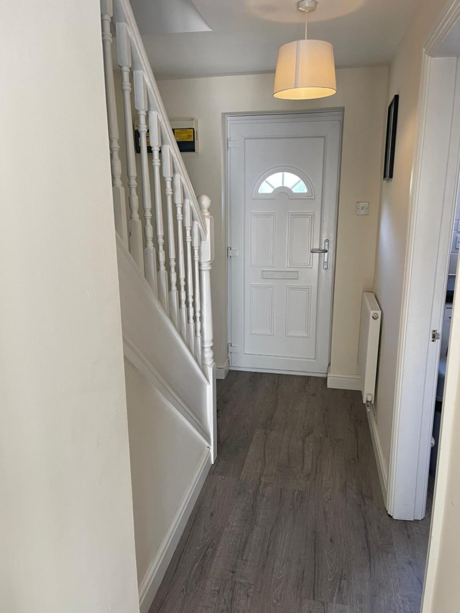 House Number 4 Sleeps Up To 4 With Smart Tvs In Every Room Wellington  Eksteriør billede